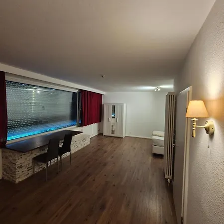 Helles Privatzimmer An Der Universitaetsklinik Magonza
